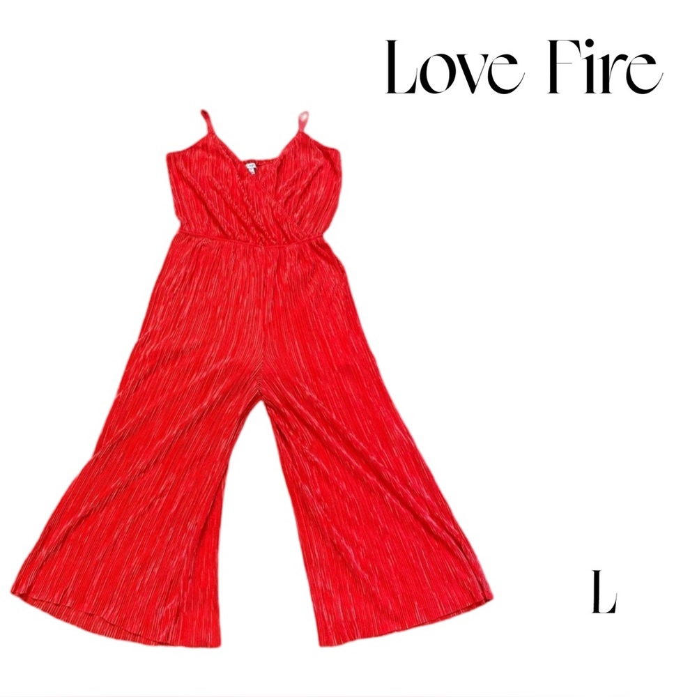 NWOT Love Fire FLOWY Jumpsuit Red wide leg size LARGE pleated lightweight
